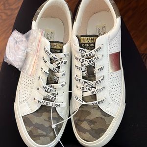 New Vintage Havana Camo Sneakers